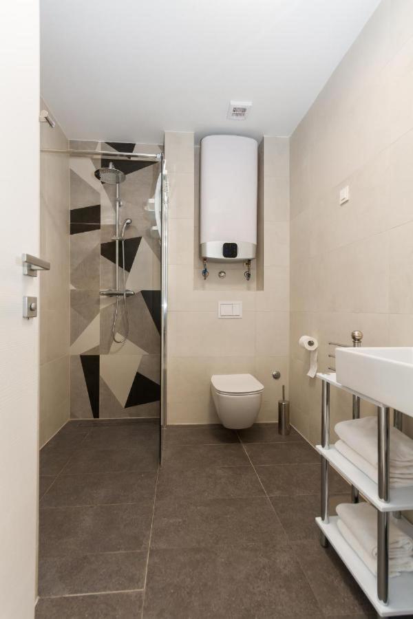 Lux Pool Suite Умаг Екстериор снимка
