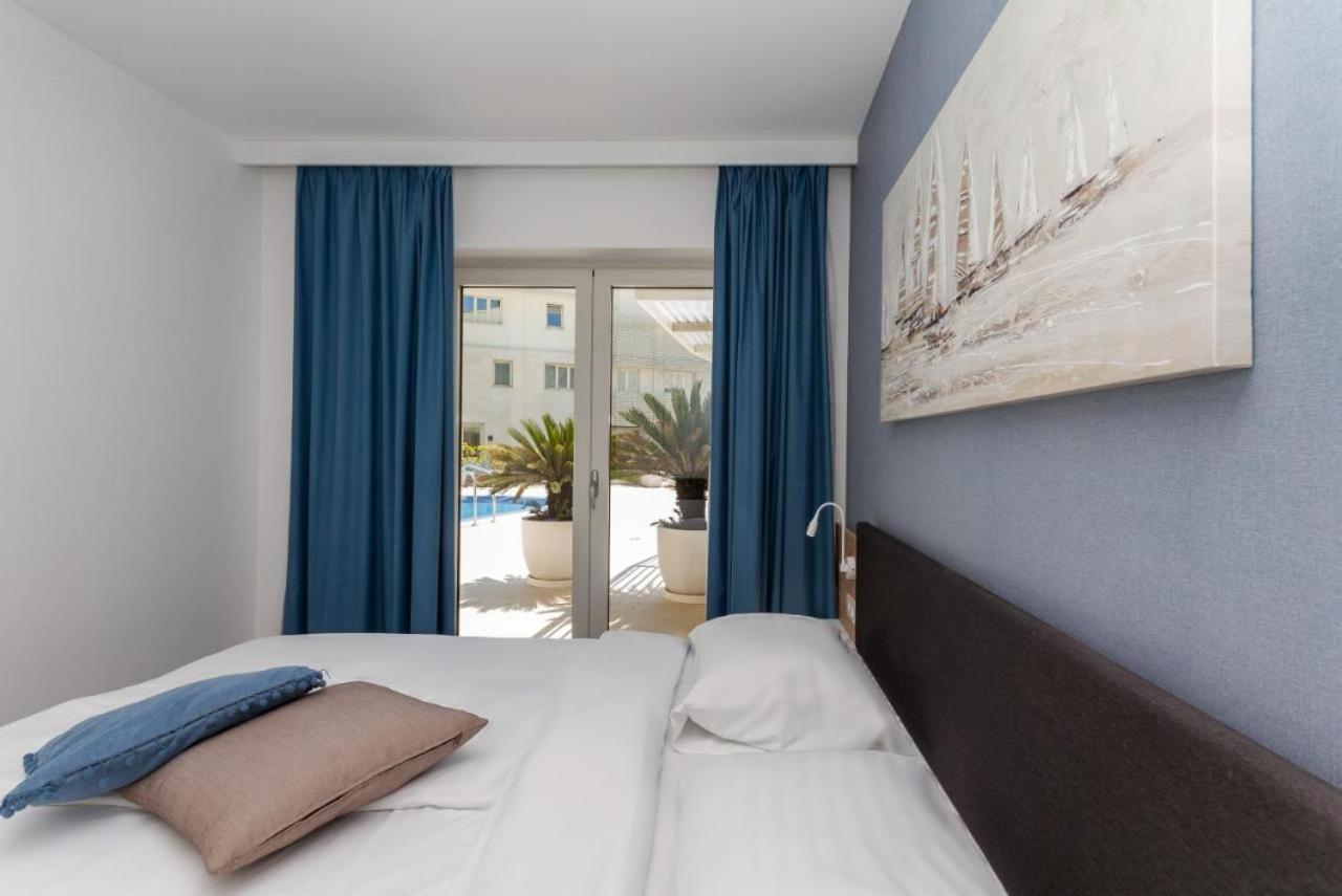 Lux Pool Suite Умаг Екстериор снимка