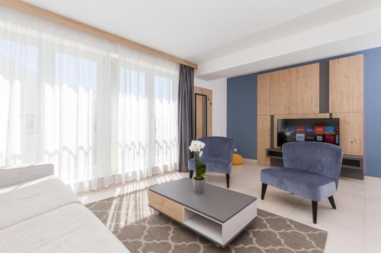 Lux Pool Suite Умаг Екстериор снимка